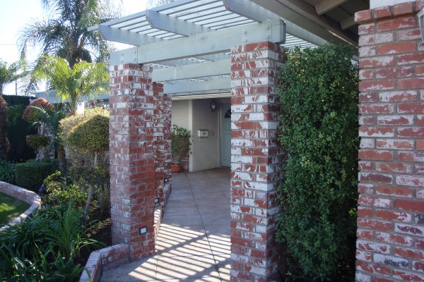 Agape Cottage II - 3 - front walkway.JPG