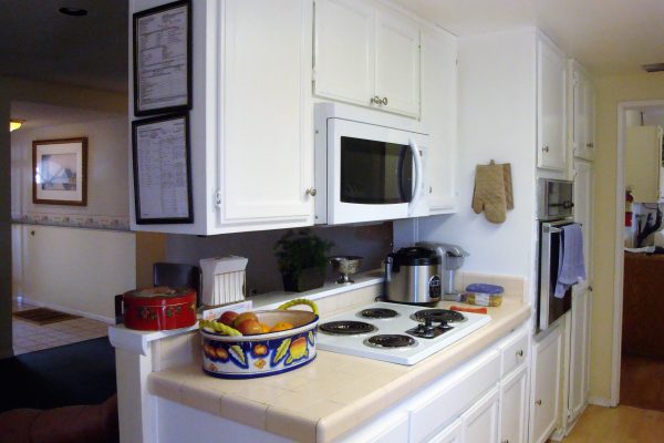 Agape Cottage III - 4 - kitchen.JPG