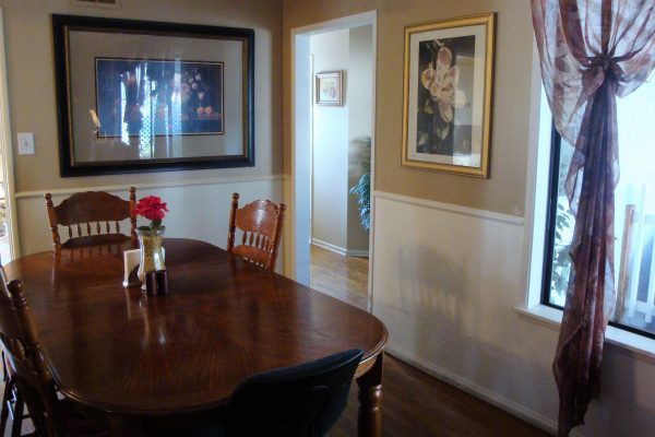 Alternative Senior Care - Hollydale - 3 - dining room.JPG