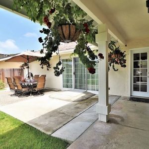 Astoria Retirement Residence - Del Mar - patio.JPG