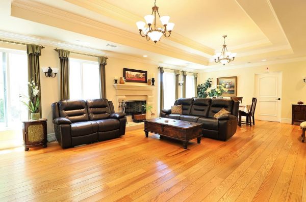 Astoria Retirement Residences - living room 2.JPG