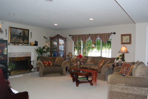 Basia Residential Care, LLC - living room.JPG