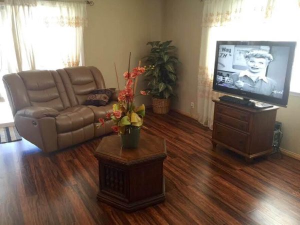 Bay Vista Villa - 3 - living room.jpg