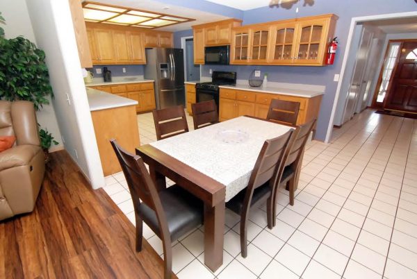 Bay Vista Villa - 4 - dining room.jpg