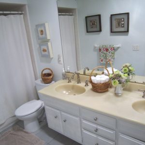 Brigitte's Villa Regina Home - restroom.jpg