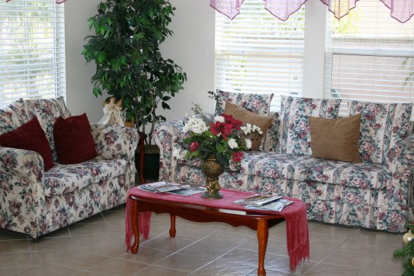 Care Jordan Senior Homes - 1- seating area.JPG