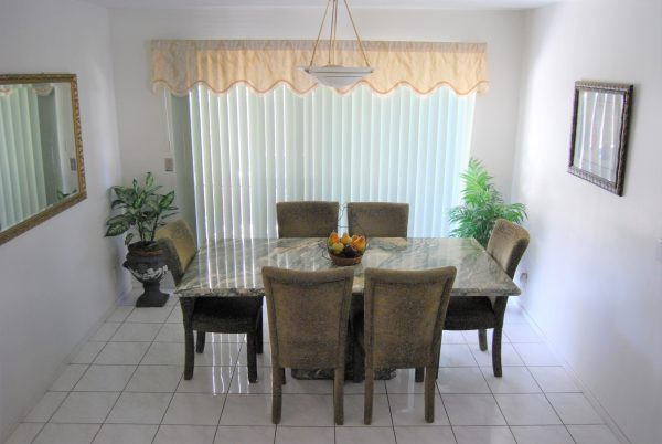 Care of Heart for Elderly in Orange - 4 - dining room.jpg