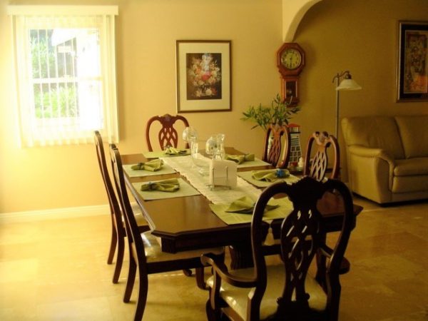 Castilla Lane Villa - 4 - dining room.jpg