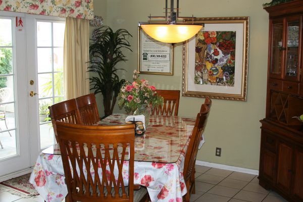 Castlegate Manor - 4 - dining room.JPG