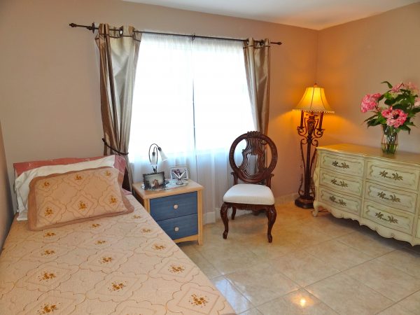 Cheerful Heart Home II - 5 - private room.JPG