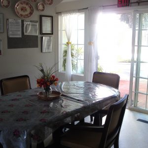 Cheri Manor - 4 - dining room.JPG