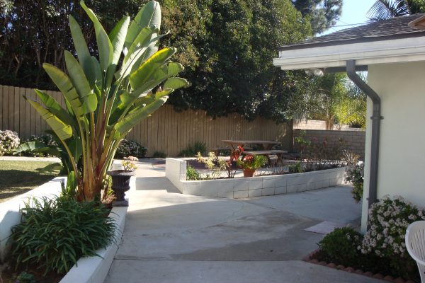 Cheri Manor - 6 - garden patio.JPG