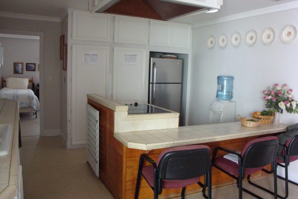 Cheri Manor - kitchen.JPG