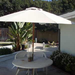 Cheri Manor - patio table.JPG