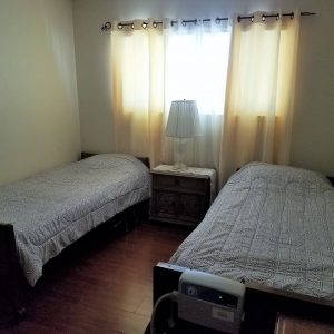 Comfort Cottages I - 5 - shared room.jpg