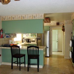 Concordia Guest Home III - 4 - dining room.JPG