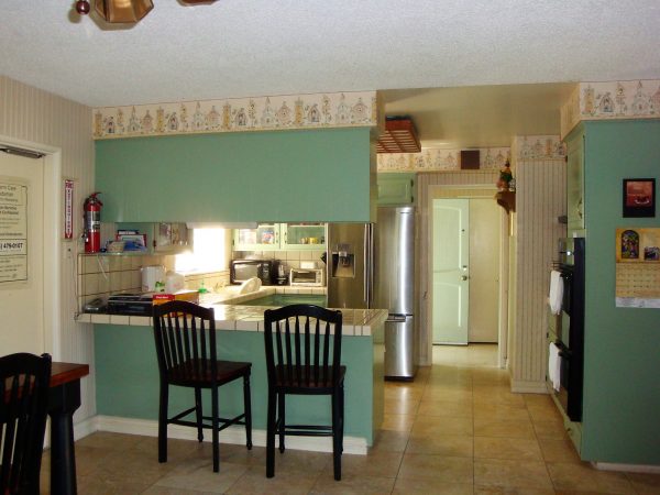 Concordia Guest Home III - 4 - dining room.JPG