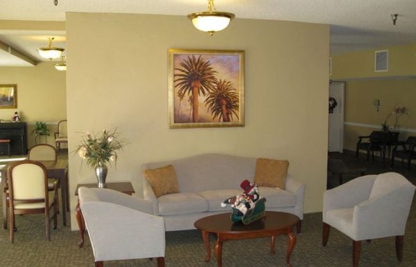 Crescendo Senior Living - lobby 2.JPG