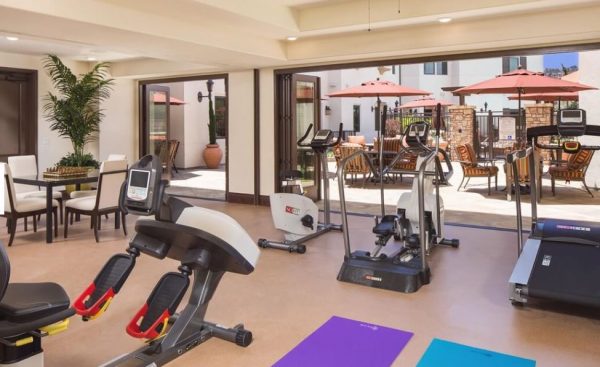 Crestavilla Senior Living - gym.JPG