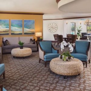 Crestavilla Senior Living - lounge.JPG