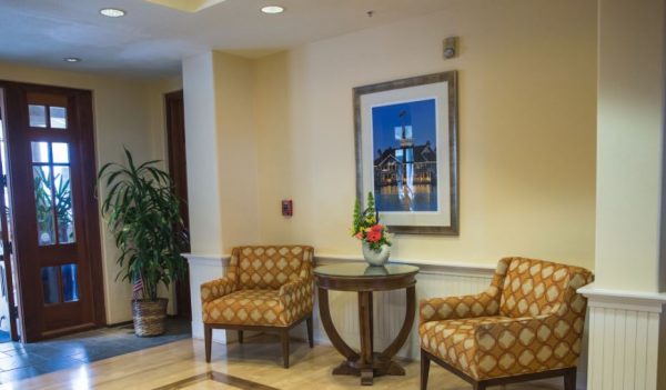 Crown Cove - foyer.JPG