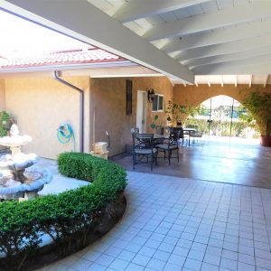 Dana Point Manor - fountain.JPG