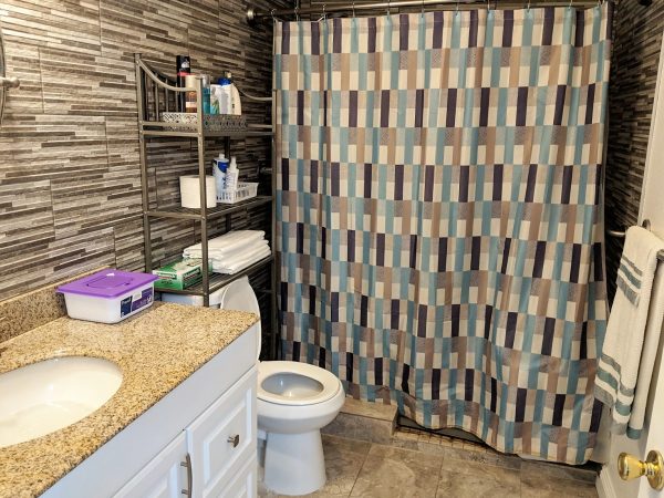 Diamond Senior Care - 5 - restroom.jpg