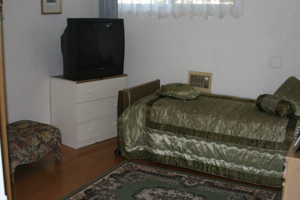 European Loving Care II - 6 - private room.JPG