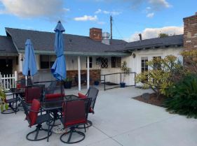 Family Choice Senior Living - 1 - courtyard.JPG