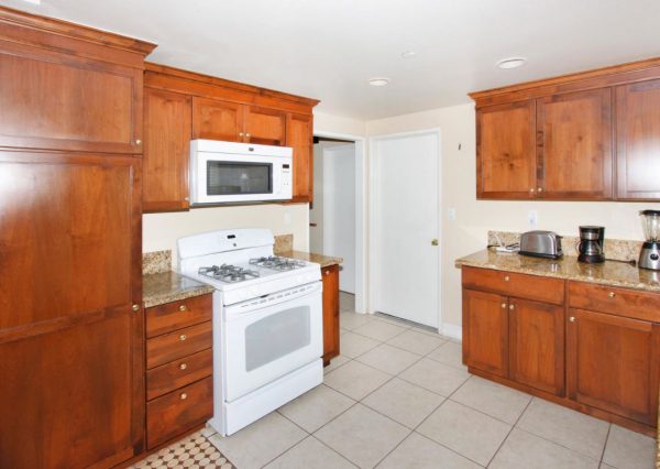 Golden Coast Senior Living V - kitchen.JPG