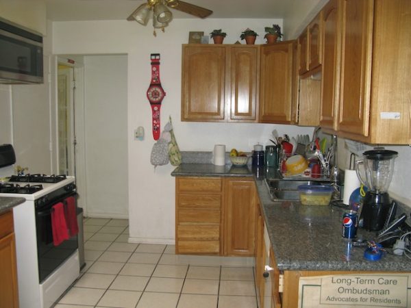 Golden Life Manor - 4 - kitchen.jpg