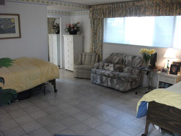 Grand View Villa - 6 - shared room.jpg