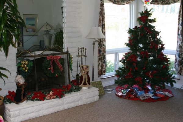 Granny's Place II - 3 - living room 2.JPG