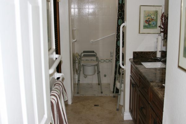 Granny's Place III - restroom 2.JPG