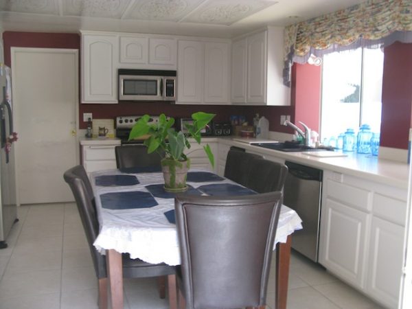 Hillcrest Residential Care I - dining room.jpg