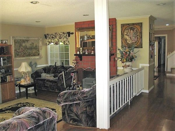 Hillcrest Residential Care II - 3 - living room.jpg