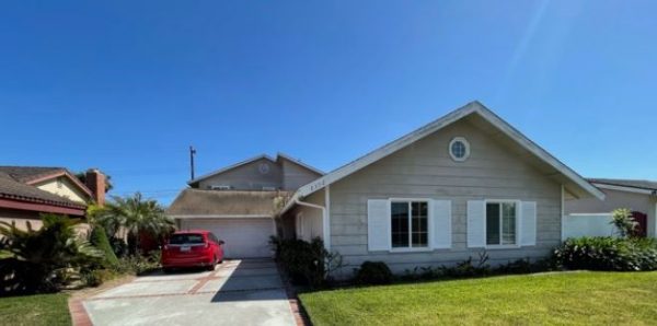 Huntington Beach Guest Home I - 1 - front view.JPG