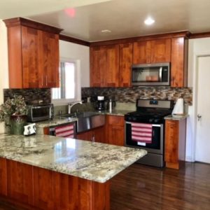 Huntington Beach Guest Home I - 4 - kitchen.JPG