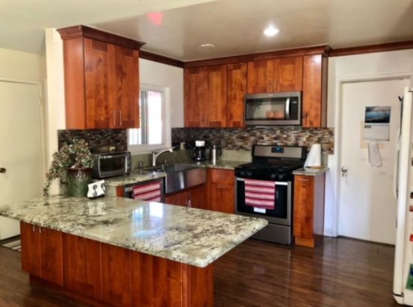 Huntington Beach Guest Home I - 4 - kitchen.JPG