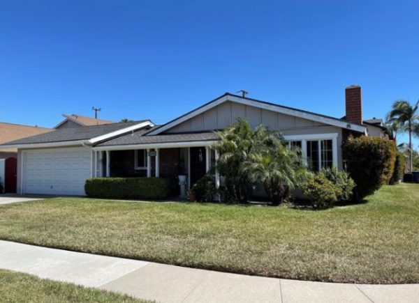 Huntington Beach Guest Home II - 1 - front view.JPG