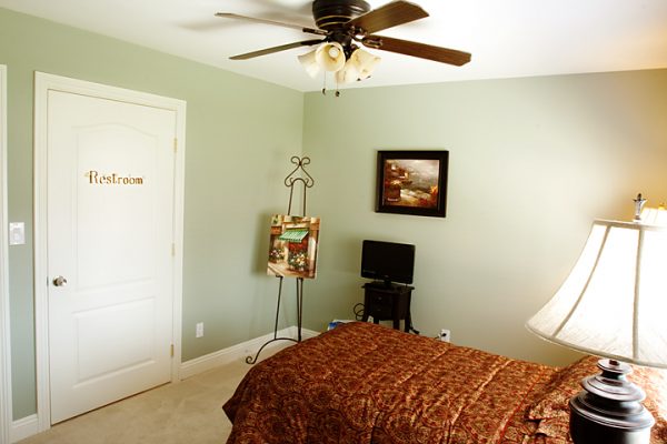 Irvine Cottage XI - 5 - private room.jpg