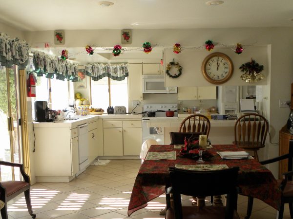 Ivy Cottages I - dining room.jpg