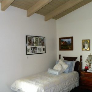 Ivy Cottages I - private room.jpg