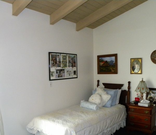 Ivy Cottages I - private room.jpg