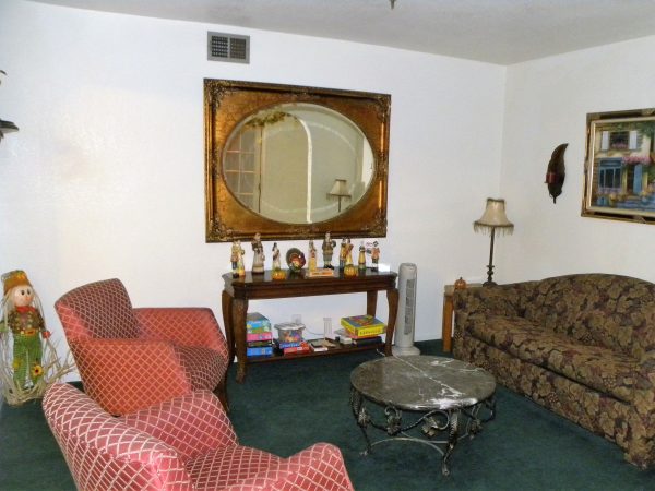 Ivy Cottages II - 3 - seating area 2.jpg