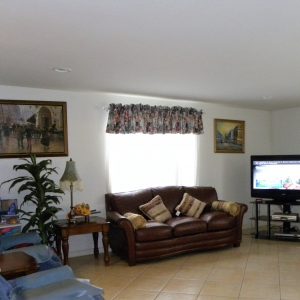 Ivy Cottages III - 3 - living room 2.jpg