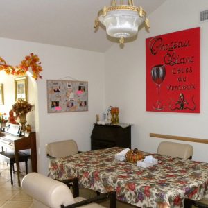 Ivy Cottages III - dining room.jpg