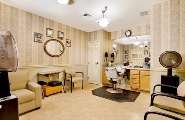 Kirkwood Orange - 9 - salon.JPG