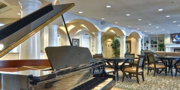 La Vida at Mission Viejo - 5 - piano lounge.JPG