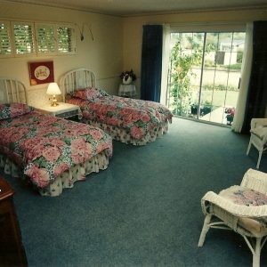 Lake Forest Country Homes I - 5 - shared room.jpg